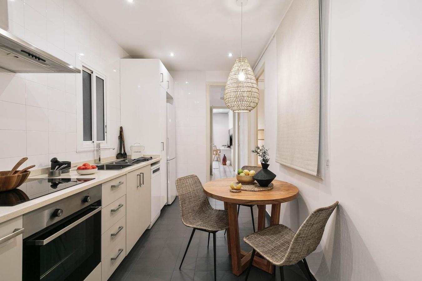 Veduto - 2 Bedrooms In Eixample Esquerra