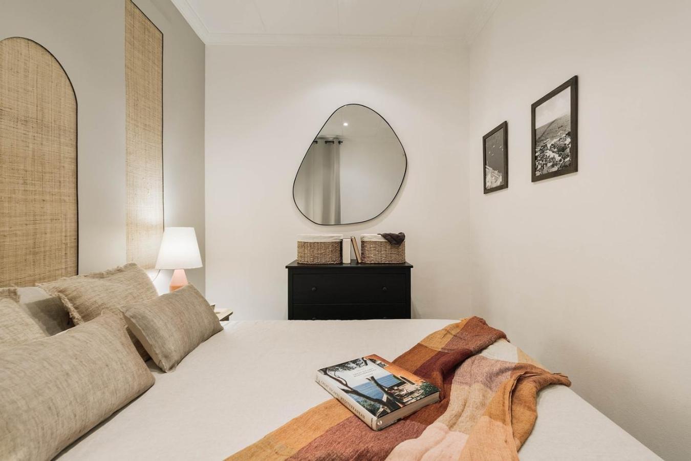 Appartamento Veduto - 2 Bedrooms In Eixample Esquerra Barcellona